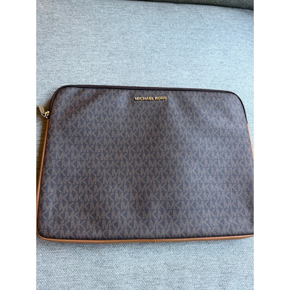 MICHAEL KORS Signature Jet Set Travel Large Laptop Case Brown Multi - Picture 2 of 12